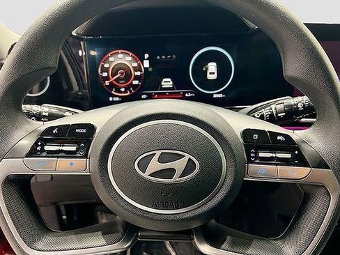 Used 2024 Hyundai Elantra SEL image 27