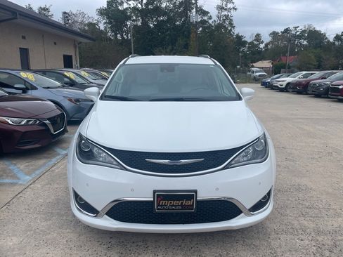 Used 2020 Chrysler Pacifica Touring-L Plus w/ Advanced Safetytec Group image 3