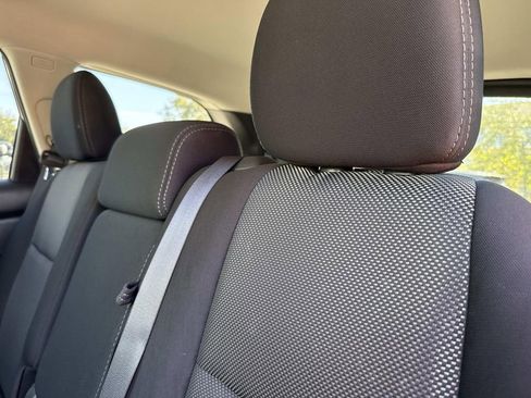 Used 2019 Nissan Pathfinder SV image 15