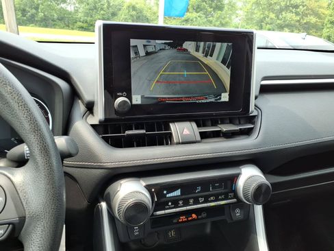 Used 2024 Toyota RAV4 LE FWD image 15