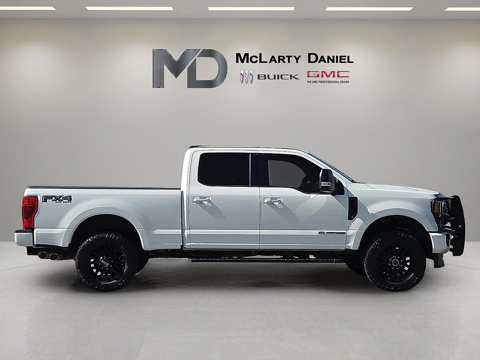 Used 2022 Ford F250 Lariat w/ Black Appearance Package AWD/4WD image 15