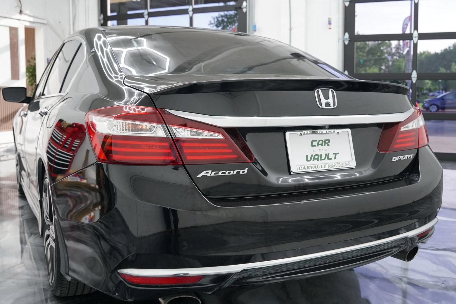 Used 2017 Honda Accord Sport image 10