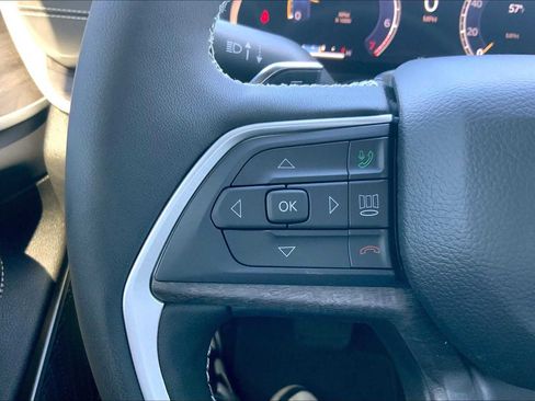 New 2025 Jeep Grand Cherokee Limited image 18