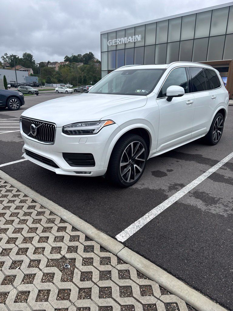 Used 2020 Volvo XC90 T6 Momentum AWD/4WD image 2
