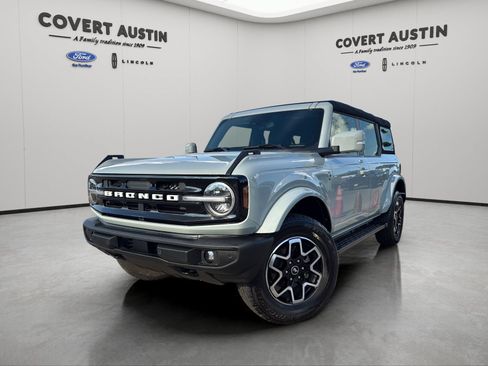 Used 2023 Ford Bronco Outer Banks AWD/4WD image 1