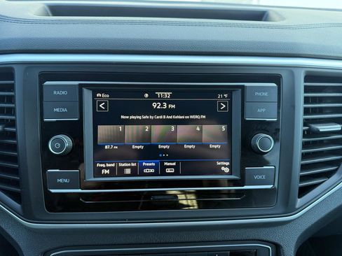 Used 2022 Volkswagen Atlas Cross Sport SE image 12