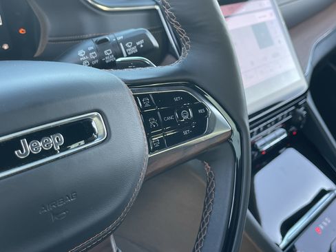 Certified 2025 Jeep Grand Cherokee L Summit w/ Luxury Tech Group V AWD/4WD image 24