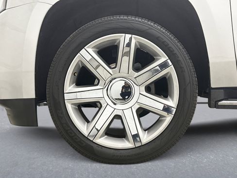Used 2019 GMC Yukon SLT w/ Premium Edition AWD/4WD image 28