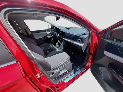 Certified 2023 Volkswagen Taos SE FWD image 31