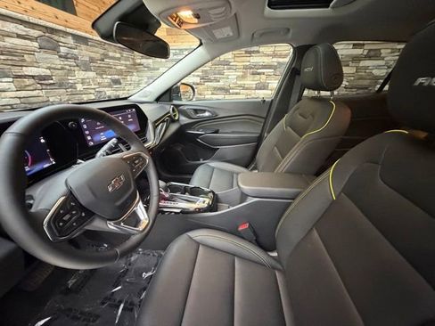 Used 2025 Chevrolet Trax ACTIV w/ Sunroof Package FWD image 10