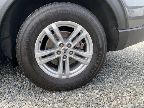 Used 2022 Ford Explorer XLT image 31