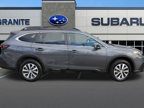 Used 2020 Subaru Outback Premium image 12