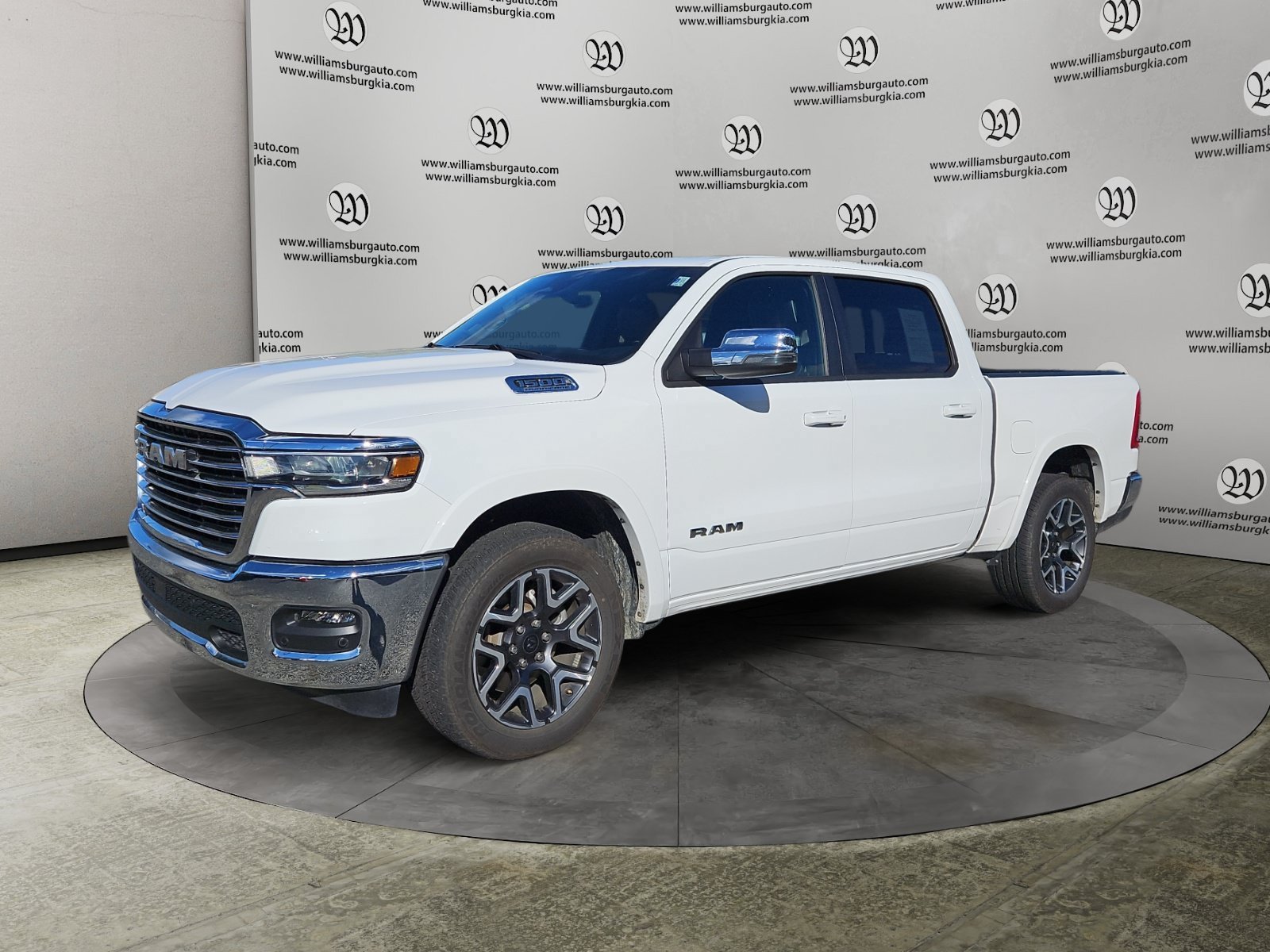 Used 2026 RAM 1500 Laramie AWD/4WD image 1