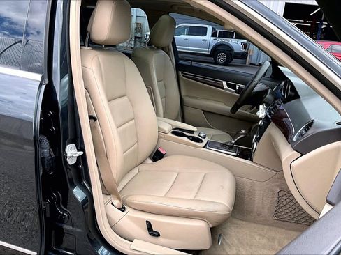 Used 2013 Mercedes-Benz C 250 Sedan image 9