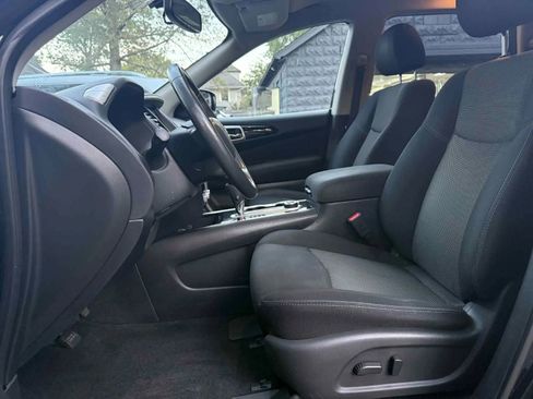 Used 2017 Nissan Pathfinder SV image 7