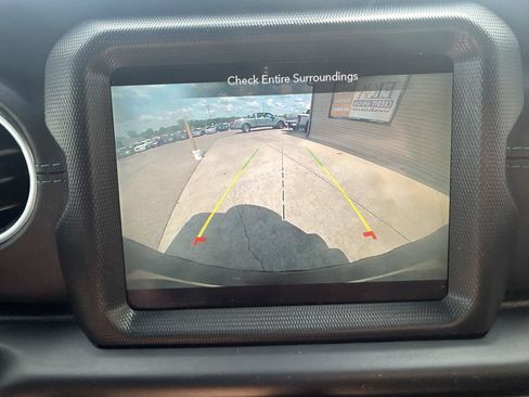 Used 2021 Jeep Wrangler Unlimited Rubicon 4xe w/ Cold Weather Group AWD/4WD image 23