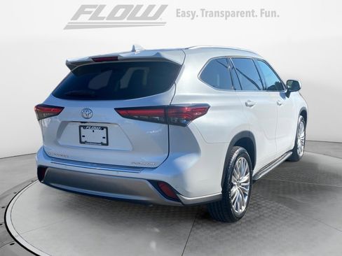 Used 2023 Toyota Highlander Platinum image 9