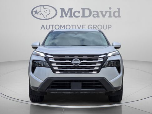 Used 2024 Nissan Rogue SV AWD/4WD image 8