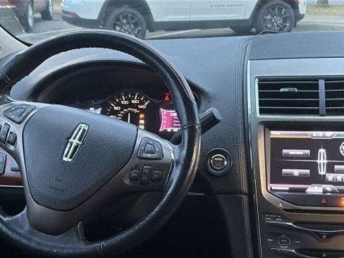 Used 2013 Lincoln MKX AWD image 12