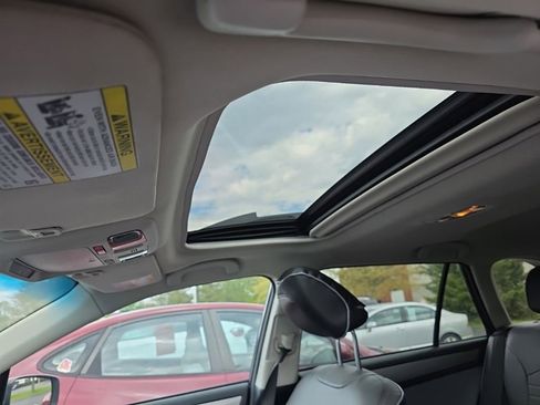 Used 2018 Subaru Outback 2.5i Premium AWD/4WD image 22