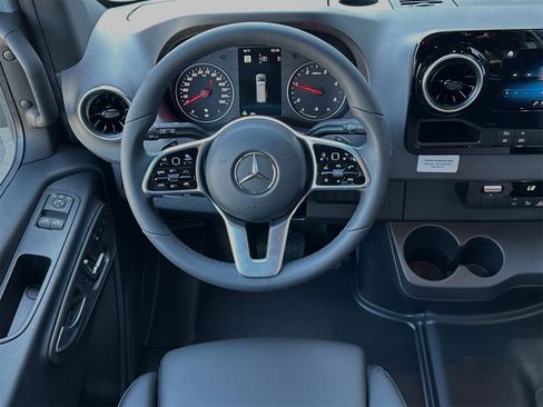 Used 2024 Mercedes-Benz Sprinter 2500 image 14