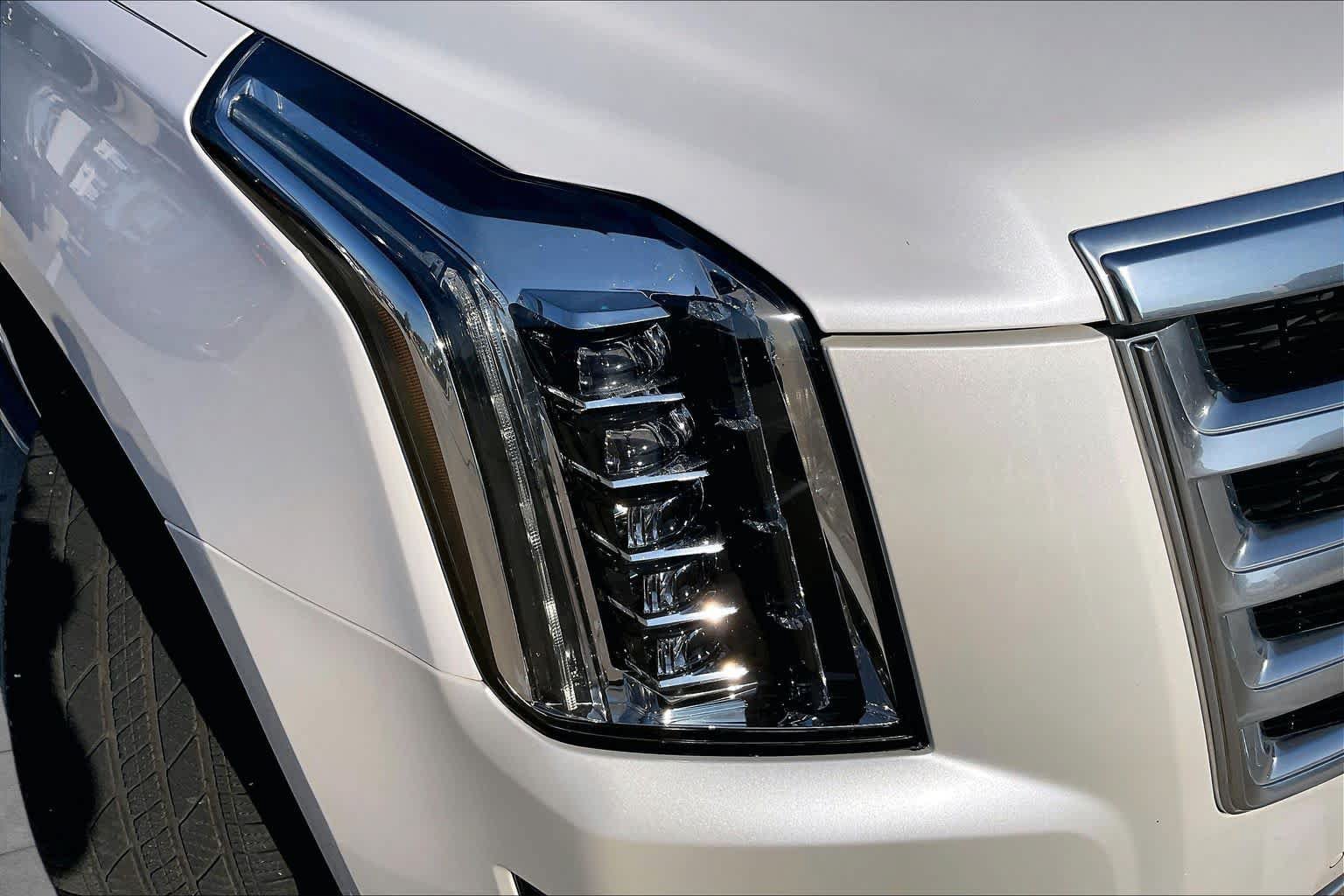 Used 2017 Cadillac Escalade Luxury RWD image 26