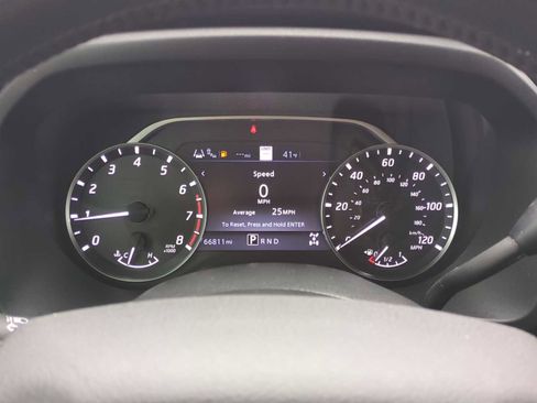 Used 2022 Nissan Titan Platinum Reserve w/ Moonroof Package image 11