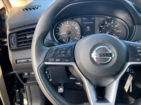Used 2020 Nissan Rogue S FWD image 24