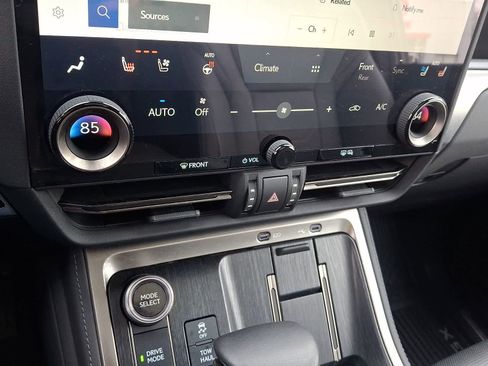 Used 2024 Lexus GX 550 w/ Accessory Package (2T) image 19