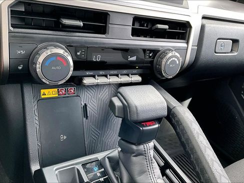 Used 2025 Toyota 4Runner TRD Off-Road AWD/4WD image 31