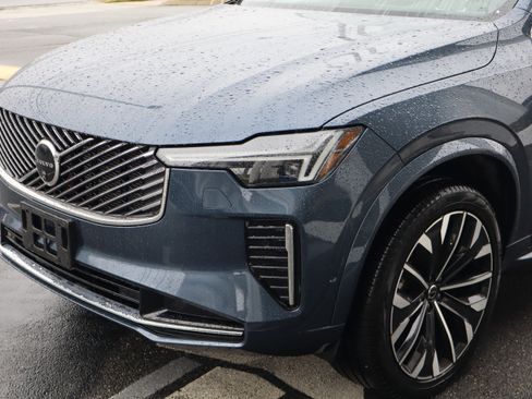 Certified 2025 Volvo XC90 B6 Plus image 6