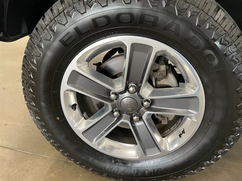 Used 2018 Jeep Wrangler Unlimited Sahara w/ Uconnect 4C Nav & Sound Group AWD/4WD image 30