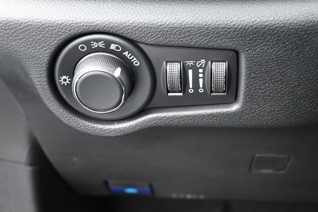 New 2027 Chrysler Pacifica LX FWD image 26