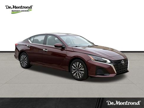 Used 2023 Nissan Altima 2.5 SV image 3
