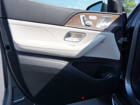 New 2026 Mercedes-Benz GLS 450 4MATIC image 9
