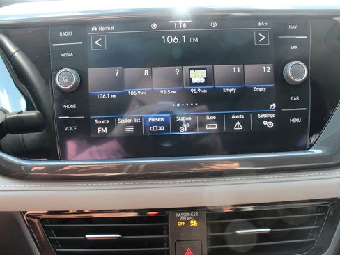 Used 2022 Volkswagen Taos SEL image 30