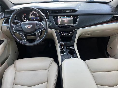 Used 2018 Cadillac XT5 Premium Luxury w/ LPO, Wheel Lock Package image 11