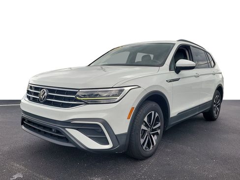 Used 2023 Volkswagen Tiguan S FWD image 2
