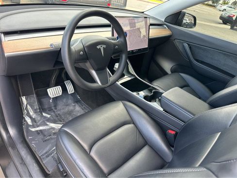 Used 2020 Tesla Model Y Performance image 16