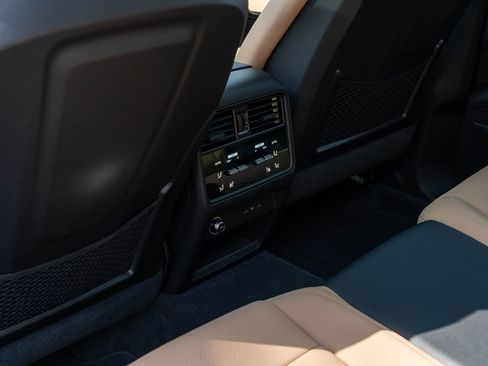 Certified 2025 Porsche Cayenne S w/ Premium Package Plus image 34