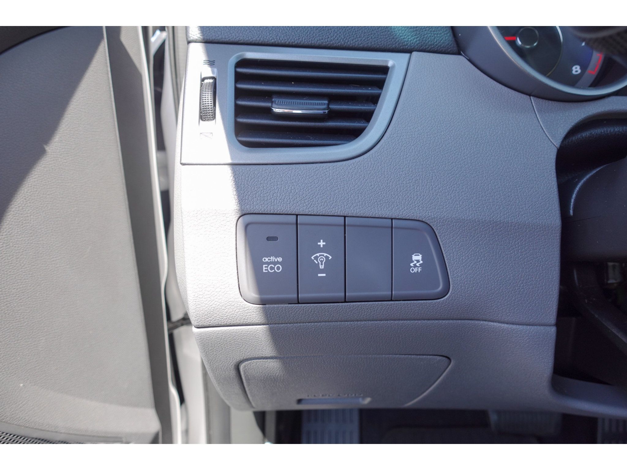 Used 2013 Hyundai Elantra FWD image 13