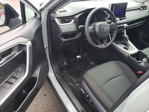 Used 2023 Toyota RAV4 XLE AWD/4WD image 12