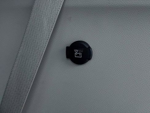 Used 2023 Chrysler Pacifica Touring-L FWD image 12