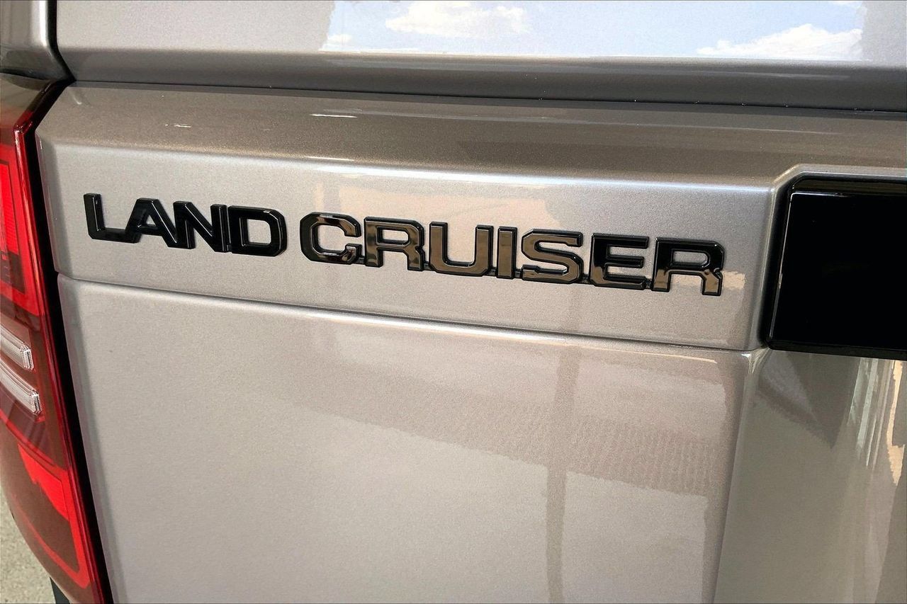 Used 2026 Toyota Land Cruiser w/ Premium Package AWD/4WD image 31
