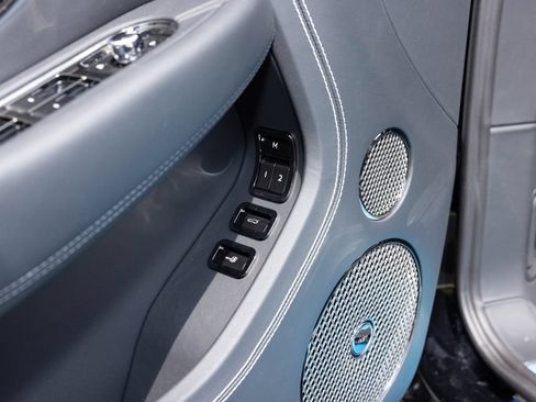 Certified 2025 Bentley Continental GTC AWD/4WD image 24