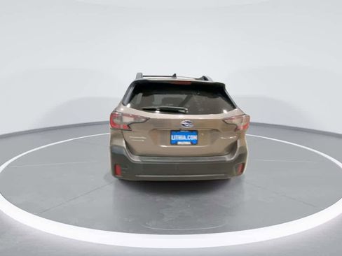 Used 2022 Subaru Outback Premium image 7