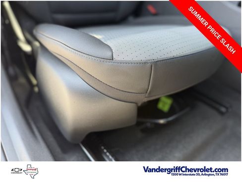 Used 2025 Chevrolet Trax LT w/ Driver Confidence Package FWD image 25