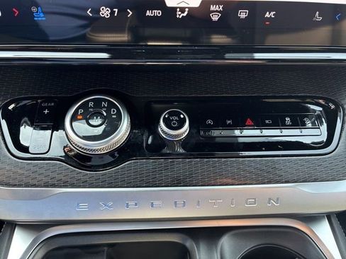 New 2026 Ford Expedition Platinum w/ Stealth Performance Package AWD/4WD image 47