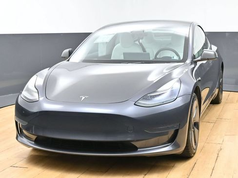 Used 2023 Tesla Model 3 Standard Range RWD image 4