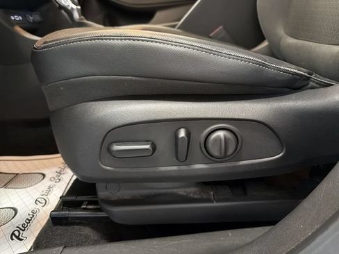 Certified 2022 Buick Encore GX Preferred w/ Cold Weather Comfort Package FWD image 12
